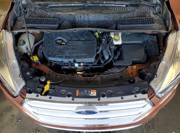1FMCU9GD3HUB48576 2017 FORD ESCAPE Orange Vista del compartimento del motor