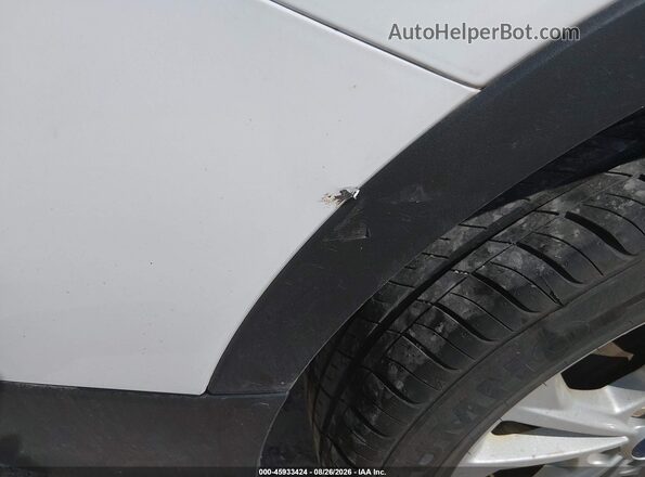 1FMCU9GD3JUC28711 2018 FORD ESCAPE White Widok z przodu