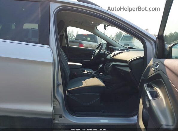 1FMCU9GD3JUD31160 2018 FORD ESCAPE Silver Vista interior delantera