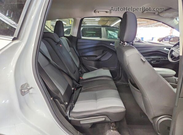 1FMCU9GD3JUD34740 2018 FORD ESCAPE White Rear interior view