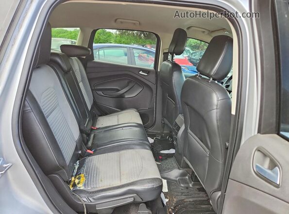 1FMCU9GD3KUA07532 2019 FORD ESCAPE Серебряный Вид задней части салона