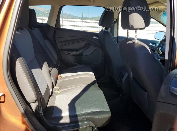 1FMCU9GD4HUA86766 2017 FORD ESCAPE Orange Вид задніх сидінь