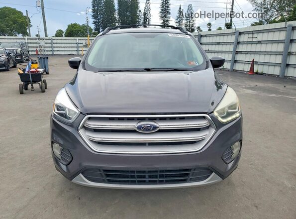 1FMCU9GD4HUB23850 2017 FORD ESCAPE Серый Вид спереди