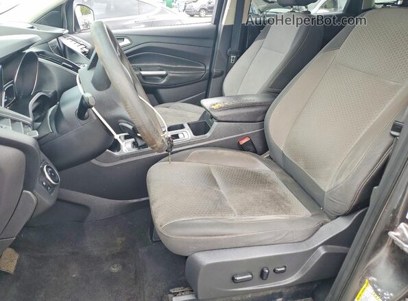1FMCU9GD4HUB23850 2017 FORD ESCAPE Серый Вид салона спереди