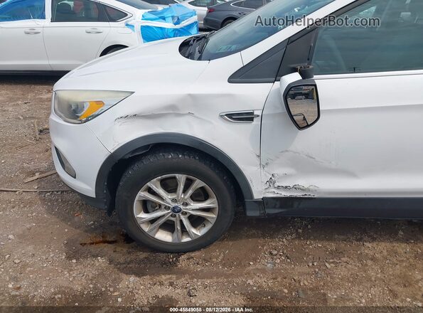 1FMCU9GD4HUD85870 2017 FORD ESCAPE Белый Вид спереди