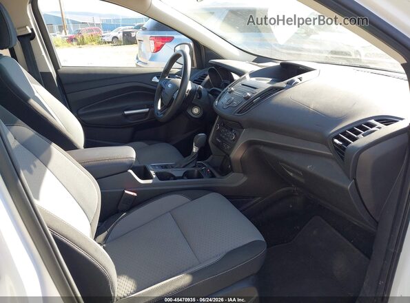 1FMCU9GD4HUE18527 2017 FORD ESCAPE White Widok wnętrza z przodu