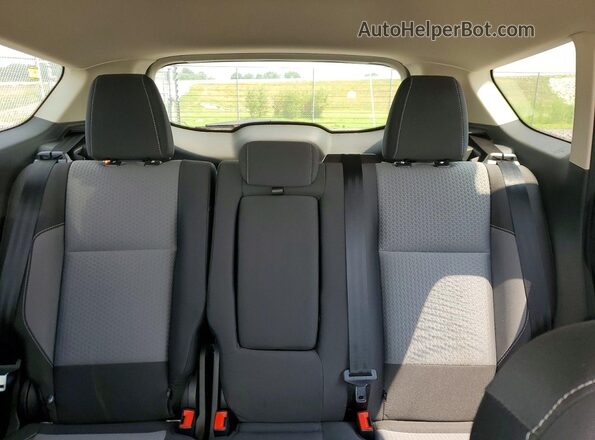 1FMCU9GD4HUF04212 2017 FORD ESCAPE Silver Вид задніх сидінь