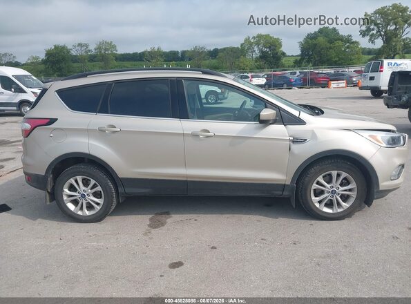 1FMCU9GD4JUC59661 2018 FORD ESCAPE Beige Սալոնի հետևի տեսք