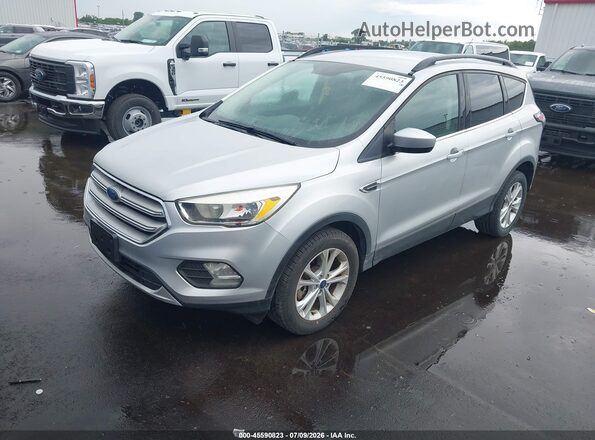 1FMCU9GD4JUD08597 2018 FORD ESCAPE Silver Vista tres cuartos delantera izquierda