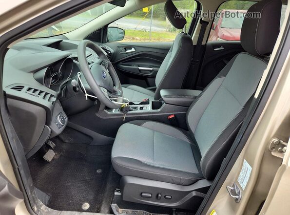1FMCU9GD4JUD25416 2018 FORD ESCAPE Beige Front interior view