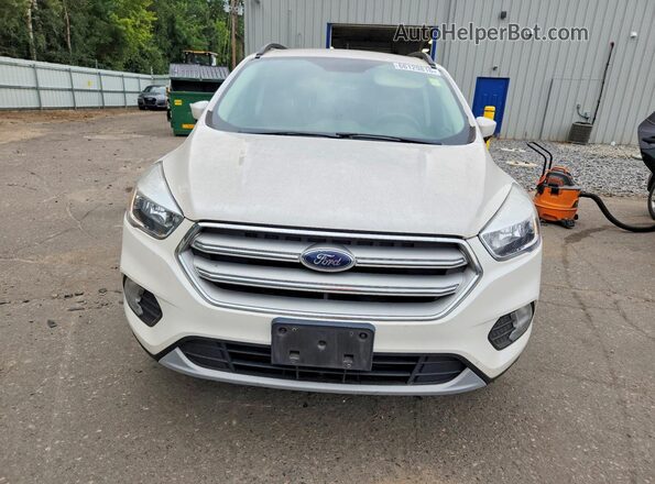 1FMCU9GD4JUD37212 2018 FORD ESCAPE Белый Вид сзади