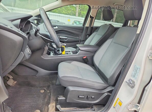 1FMCU9GD4JUD37212 2018 FORD ESCAPE Белый Вид панели приборов