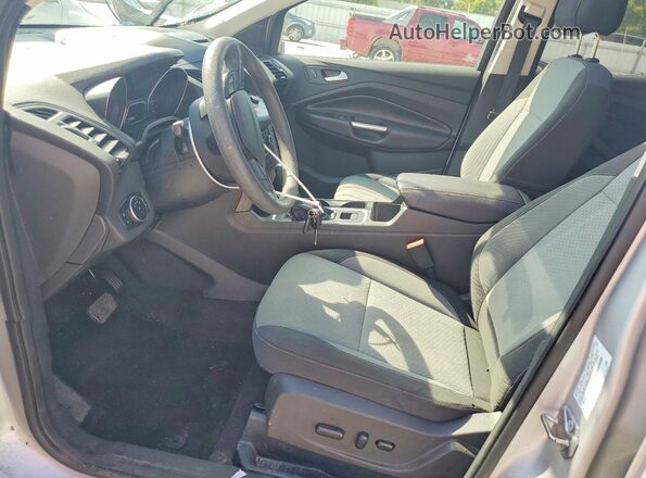 1FMCU9GD5HUA11106 2017 FORD ESCAPE Silver Widok wnętrza z przodu