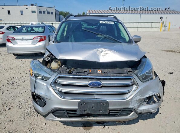 1FMCU9GD5HUA11106 2017 FORD ESCAPE Silver Widok z przodu