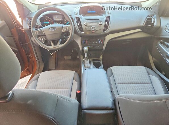 1FMCU9GD5HUA68499 2017 FORD ESCAPE Brown Vista del salpicadero