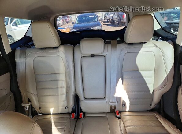 1FMCU9GD5HUE43677 2017 FORD ESCAPE White Widok tylnych siedzeń