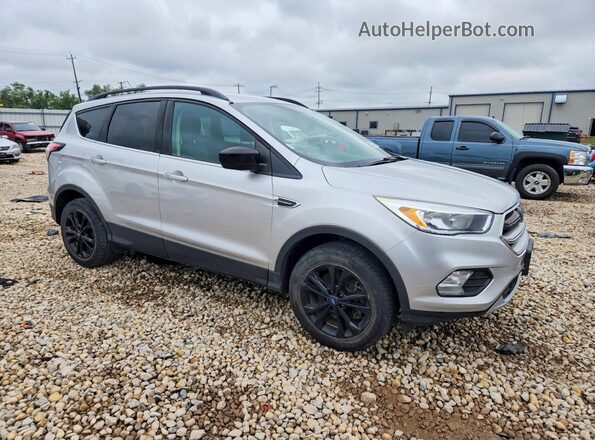 1FMCU9GD5JUB57947 2018 FORD ESCAPE Silver Delantero derecho