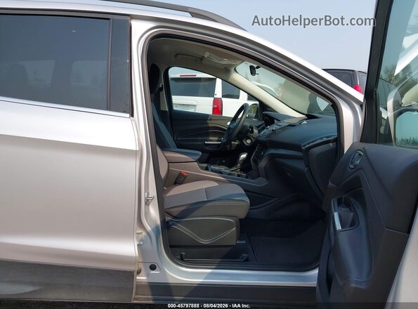 1FMCU9GD5JUD08625 2018 FORD ESCAPE Silver Vista interior delantera