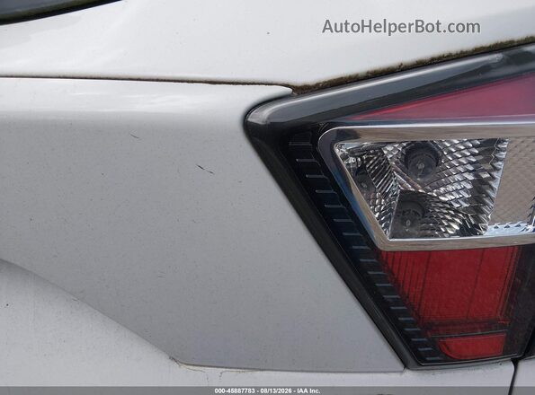 1FMCU9GD6HUA41246 2017 FORD ESCAPE Белый Вид задней части салона