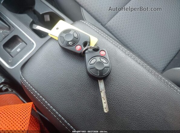 1FMCU9GD6HUA73713 2017 FORD ESCAPE Серый Вид панели приборов