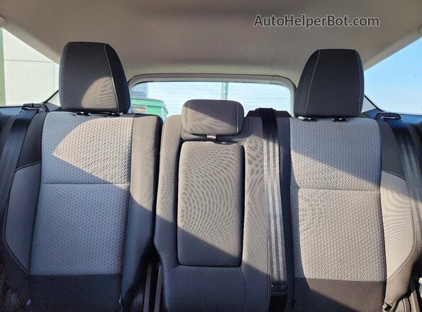 1FMCU9GD6HUA78393 2017 FORD ESCAPE Silver Widok tylnych siedzeń