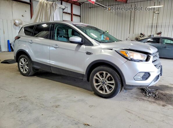 1FMCU9GD6HUA84940 2017 FORD ESCAPE Серебряный Передняя правая четверть