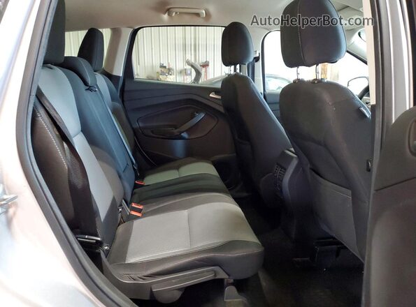 1FMCU9GD6HUA84940 2017 FORD ESCAPE Серебряный Вид задней части салона