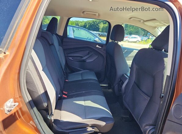 1FMCU9GD6HUC03831 2017 FORD ESCAPE Orange უკანა სავარძლების ხედი