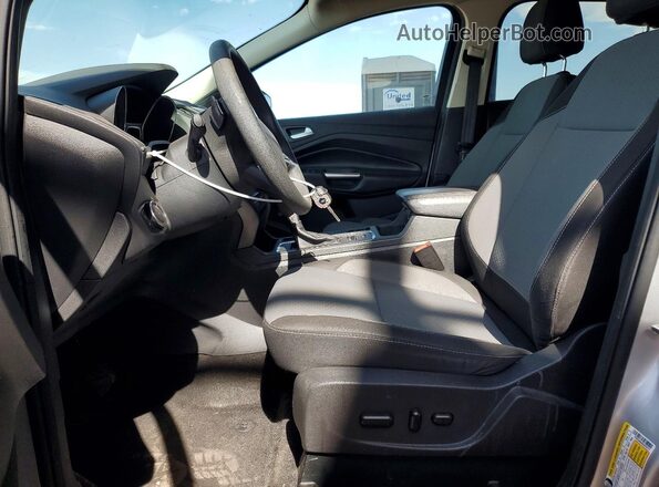 1FMCU9GD6HUE49777 2017 FORD ESCAPE Серебряный Вид салона спереди