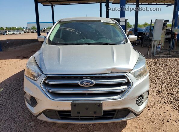 1FMCU9GD6HUE49777 2017 FORD ESCAPE Серебряный Вид спереди