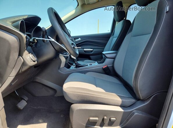 1FMCU9GD6JUB19711 2018 FORD ESCAPE White Front interior view