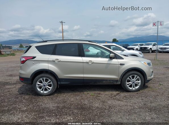 1FMCU9GD6JUC38763 2018 FORD ESCAPE Золотой Вид задней части салона