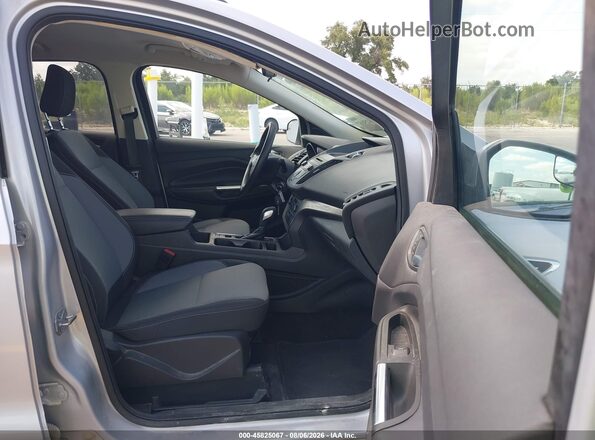 1FMCU9GD6JUD08603 2018 FORD ESCAPE Silver Вид салону спереду