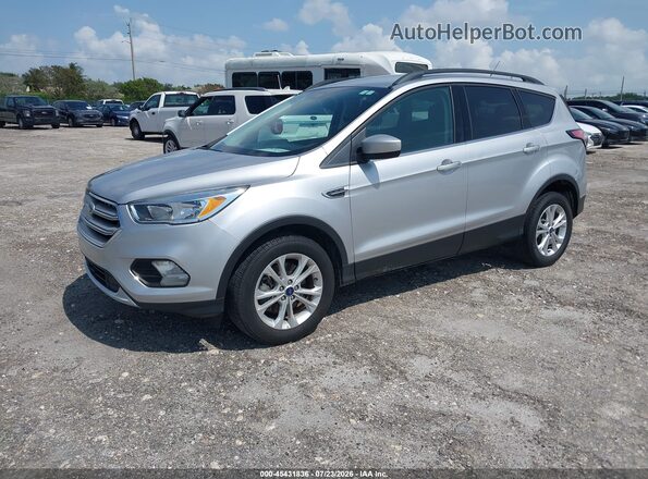 1FMCU9GD6JUD08780 2018 FORD ESCAPE Silver წინა მარცხენა ხედი სამი მეოთხედიდან