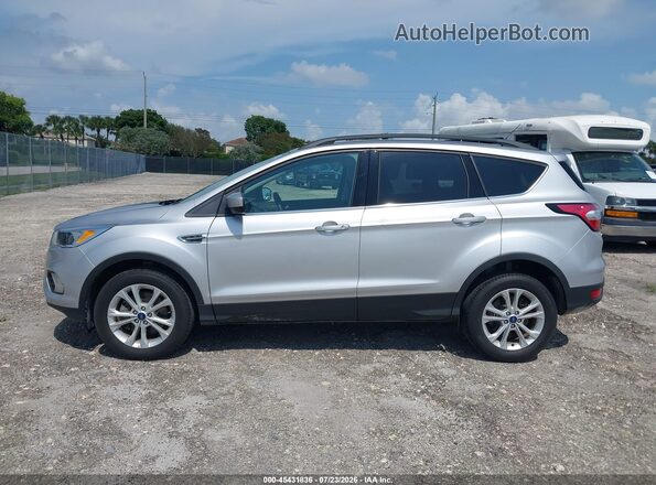 1FMCU9GD6JUD08780 2018 FORD ESCAPE Silver სალონის 360-გრადუსიანი ხედი