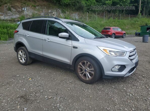 1FMCU9GD6JUD53542 2018 FORD ESCAPE Silver Przód prawy