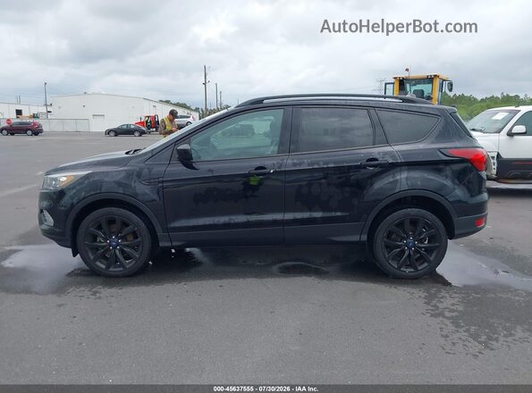 1FMCU9GD6KUB09942 2019 FORD ESCAPE Черный Панорамный вид салона 360°