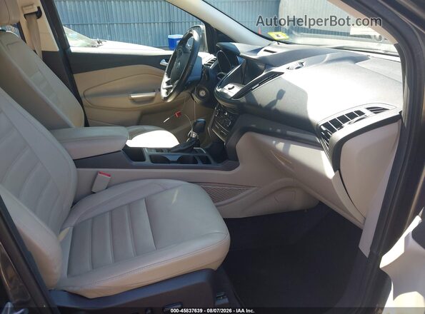 1FMCU9GD7HUA07395 2017 FORD ESCAPE Gray Вид салону спереду