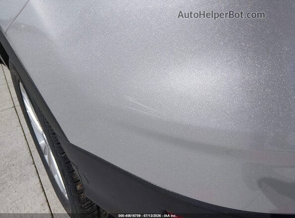 1FMCU9GD7HUE50372 2017 FORD ESCAPE Silver Widok z przodu