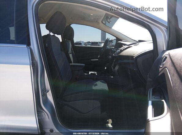 1FMCU9GD7HUE50372 2017 FORD ESCAPE Silver Widok wnętrza z przodu