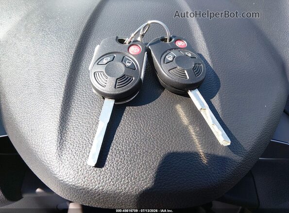1FMCU9GD7HUE50372 2017 FORD ESCAPE Silver Widok deski rozdzielczej