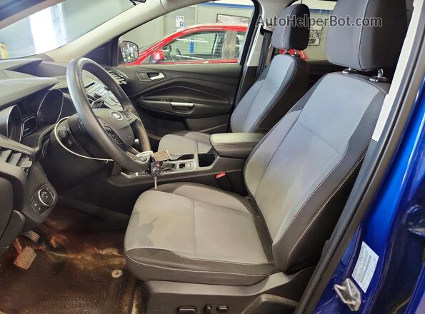1FMCU9GD7HUE61419 2017 FORD ESCAPE Blue წინა სალონის ხედი