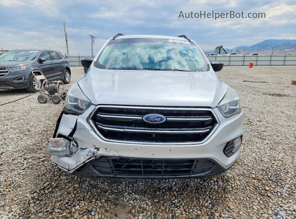 1FMCU9GD7HUE95523 2017 FORD ESCAPE Серебряный Вид спереди