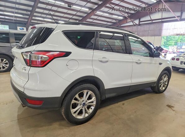 1FMCU9GD7JUA26406 2018 FORD ESCAPE White Tył prawy