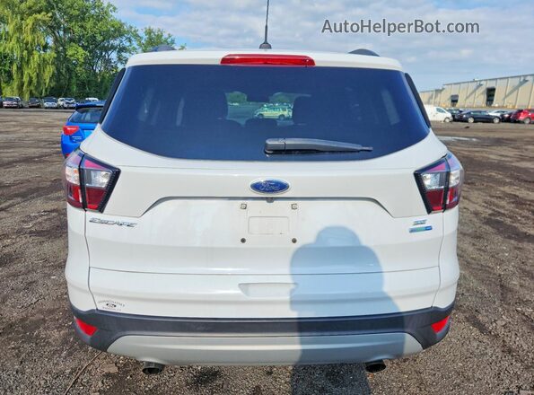 1FMCU9GD7JUA46638 2018 FORD ESCAPE White უკანა ხედი