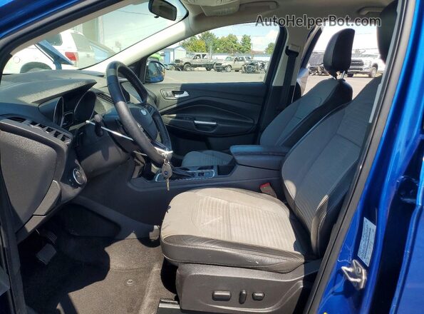 1FMCU9GD7JUC94937 2018 FORD ESCAPE Синий Вид салона спереди