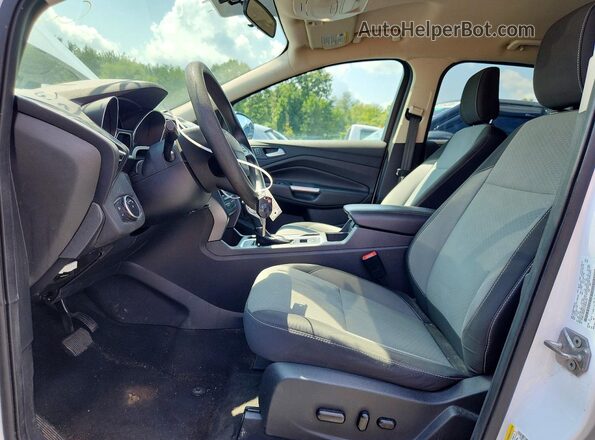 1FMCU9GD7JUD06312 2018 FORD ESCAPE White Widok wnętrza z przodu