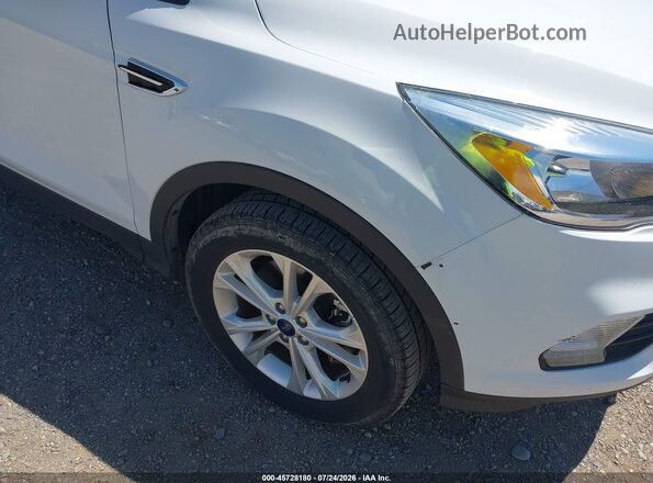 1FMCU9GD7JUD08898 2018 FORD ESCAPE Белый Вид щитка приборов