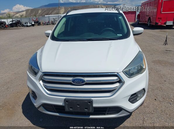 1FMCU9GD7JUD08898 2018 FORD ESCAPE Белый Вид задней части салона