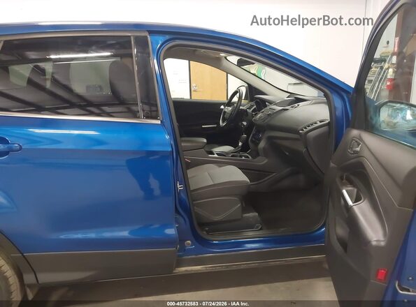 1FMCU9GD8HUA41331 2017 FORD ESCAPE Blue წინა სალონის ხედი